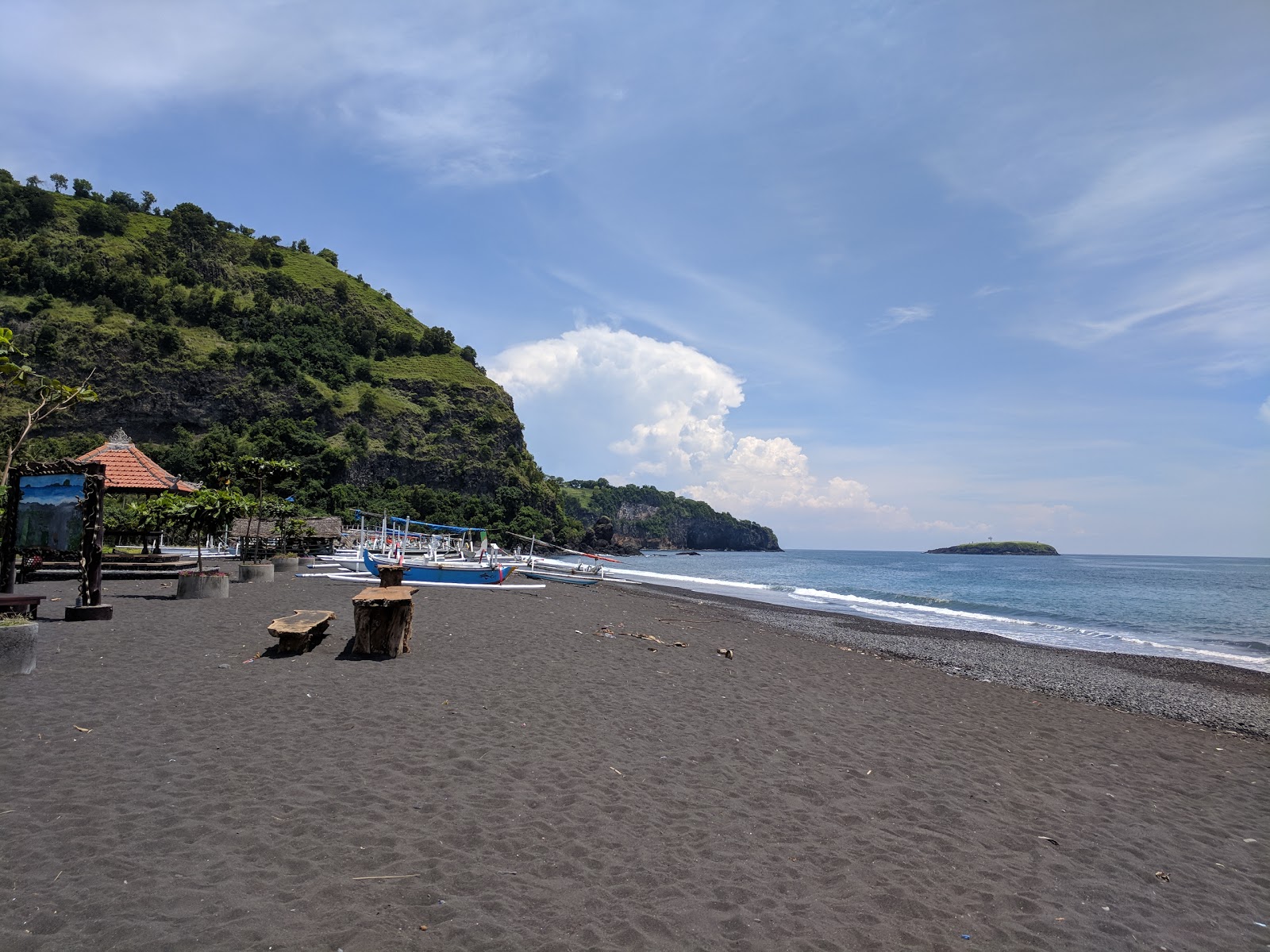 Photo de Bugbug Beach avec un niveau de propreté de partiellement propre