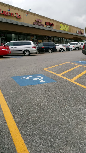 Family Thrift Center, 112 W Southmore Ave, Pasadena, TX 77502, USA, 