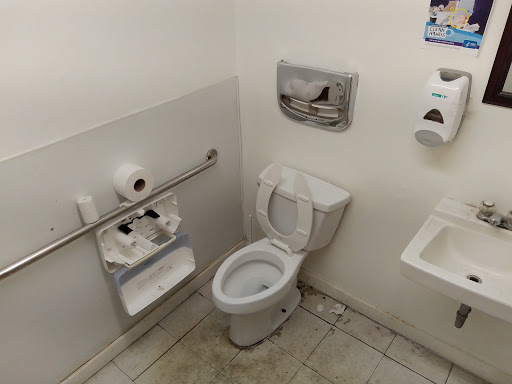 Hardware Store «Harbor Freight Tools», reviews and photos, 2487 S Seneca St, Wichita, KS 67217, USA