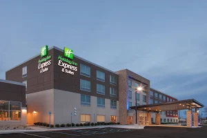 Holiday Inn Express & Suites Sterling Heights-Detroit Area, an IHG Hotel image