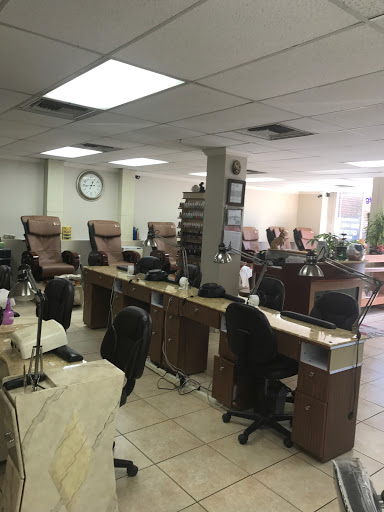 Nail Salon «Charming Nails & Hair Salon», reviews and photos, 2305 J St, Sacramento, CA 95816, USA