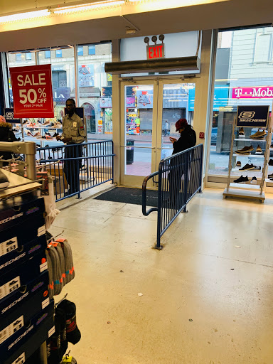Shoe Store «SKECHERS Factory Outlet», reviews and photos, 163-11 Jamaica Ave, Jamaica, NY 11432, USA