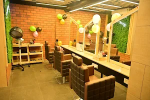 Green Trends unisex Hair and Style Salon image