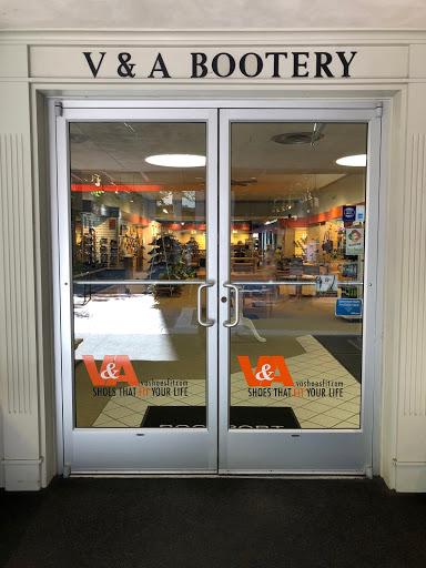 Shoe Store «V&A Bootery - Kalamazoo», reviews and photos, 202 S Burdick St, Kalamazoo, MI 49007, USA