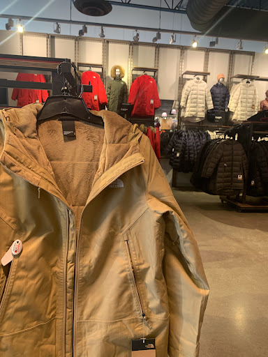 Clothing Store «The North Face Outlet», reviews and photos, 1155 Buck Creek Rd, Simpsonville, KY 40067, USA