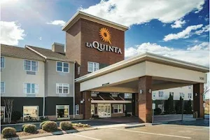 La Quinta Inn & Suites by Wyndham Chattanooga North - Hixson image