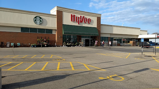 Supermarket «Hy-Vee», reviews and photos, 500 37th St NW, Rochester, MN 55901, USA
