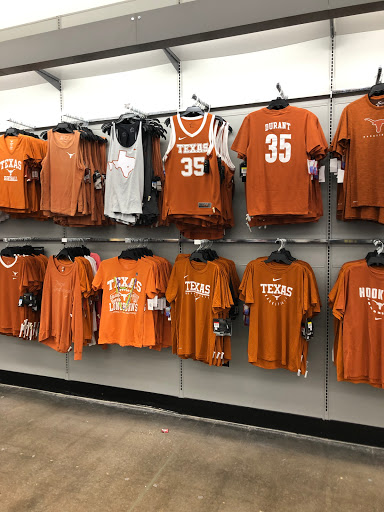 Sporting Goods Store «Academy Sports + Outdoors», reviews and photos, 7513 N Interstate Hwy 35, Austin, TX 78752, USA