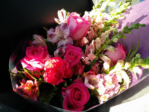 Dried Flower Shop «Creative Flower And Gift Shop», reviews and photos, 84-48 Eliot Ave, Middle Village, NY 11379, USA