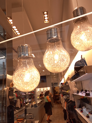 Cell Phone Store «Apple Brickell City Centre», reviews and photos, 701 S Miami Ave, Miami, FL 33130, USA