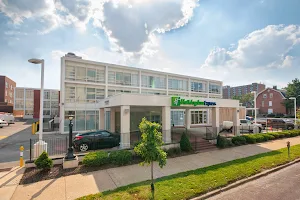 Holiday Inn Express St Louis - Central West End, an IHG Hotel image