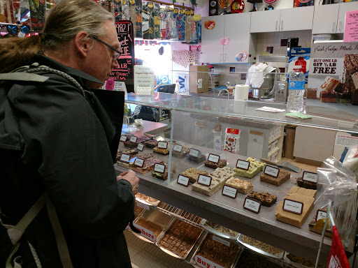 Gift Shop «Geneva Gifts», reviews and photos, 150 Broad St, Lake Geneva, WI 53147, USA