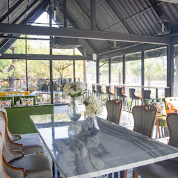 ชมนก Cafe & Restaurant