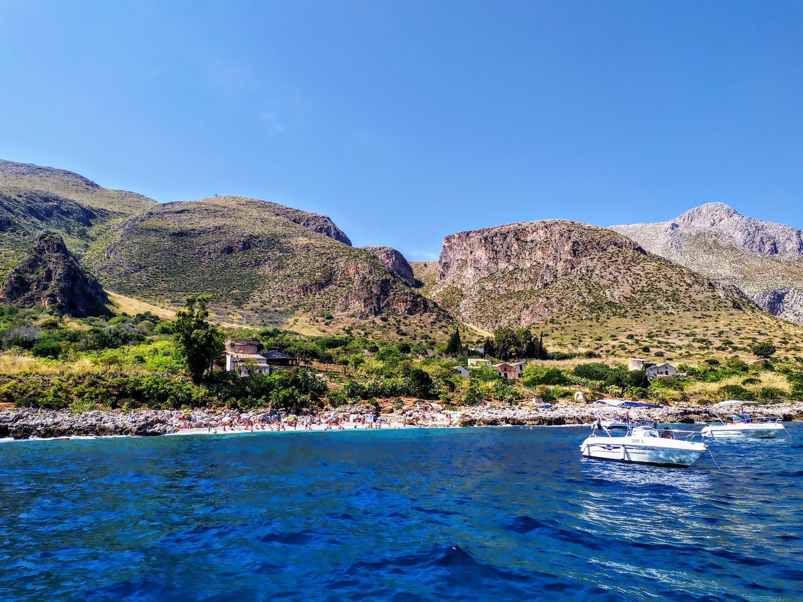 Cala Dell'uzzo的照片 被山脉环绕