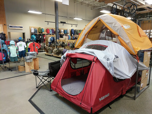 Camping Store «REI», reviews and photos, 11581 Fountains Dr, Maple Grove, MN 55369, USA