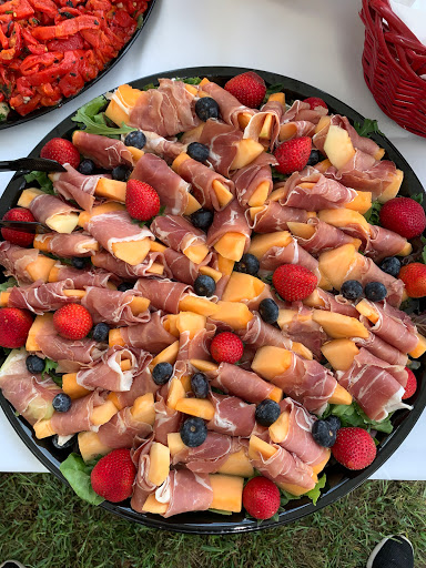 Grocery Store «P&M Orange Street Market», reviews and photos, 721 Orange St, New Haven, CT 06511, USA