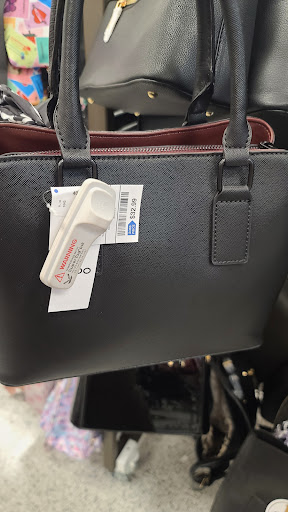 Clothing Store «Ross Dress for Less», reviews and photos, 921 E Commercial Blvd, Oakland Park, FL 33334, USA