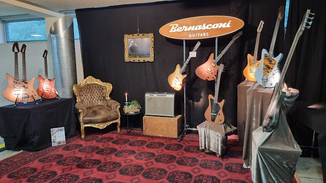 Guitar Garage / Bernasconi Guitars