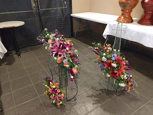 Florist «Village Flowers & Gifts», reviews and photos, 527 W Lodi Ave, Lodi, CA 95242, USA