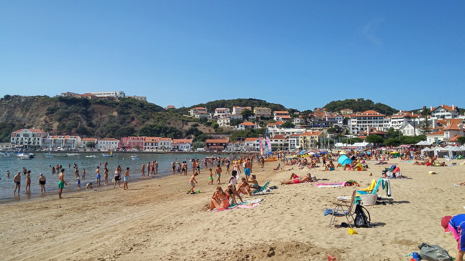 Fotografie cu Sao Martinho do Porto - locul popular printre cunoscătorii de relaxare