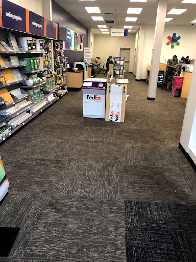 Print Shop «FedEx Office Print & Ship Center», reviews and photos, 1078 W Main St, Branford, CT 06405, USA