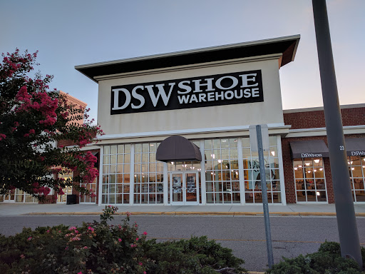 DSW Designer Shoe Warehouse, 1412 Greenbrier Pkwy, Chesapeake, VA 23320, USA, 