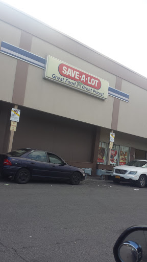 Save-A-Lot, 569 Lyell Ave #101, Rochester, NY 14606, USA, 