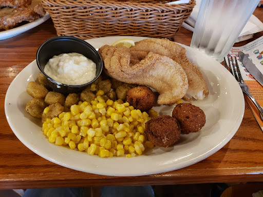 American Restaurant «Cracker Barrel Old Country Store», reviews and photos, 2858 N Glenstone Ave, Springfield, MO 65803, USA