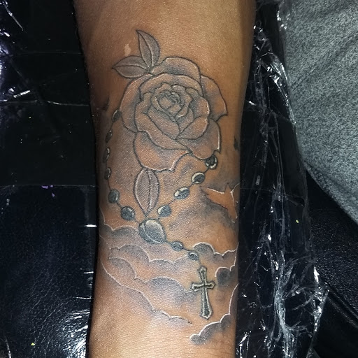 Tattoo Shop «hollywood ink», reviews and photos, 809 S Danny Thomas Blvd, Memphis, TN 38126, USA