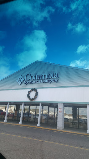 Sportswear Store «Columbia Sportswear Outlet Store at Lighthouse Place Premium Outlets», reviews and photos, 1710 Lighthouse Pl, Michigan City, IN 46360, USA
