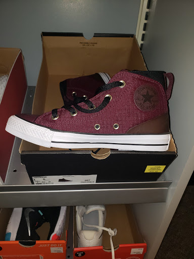 Shoe Store «Shoe Carnival», reviews and photos, 360 John R Rd, Troy, MI 48083, USA