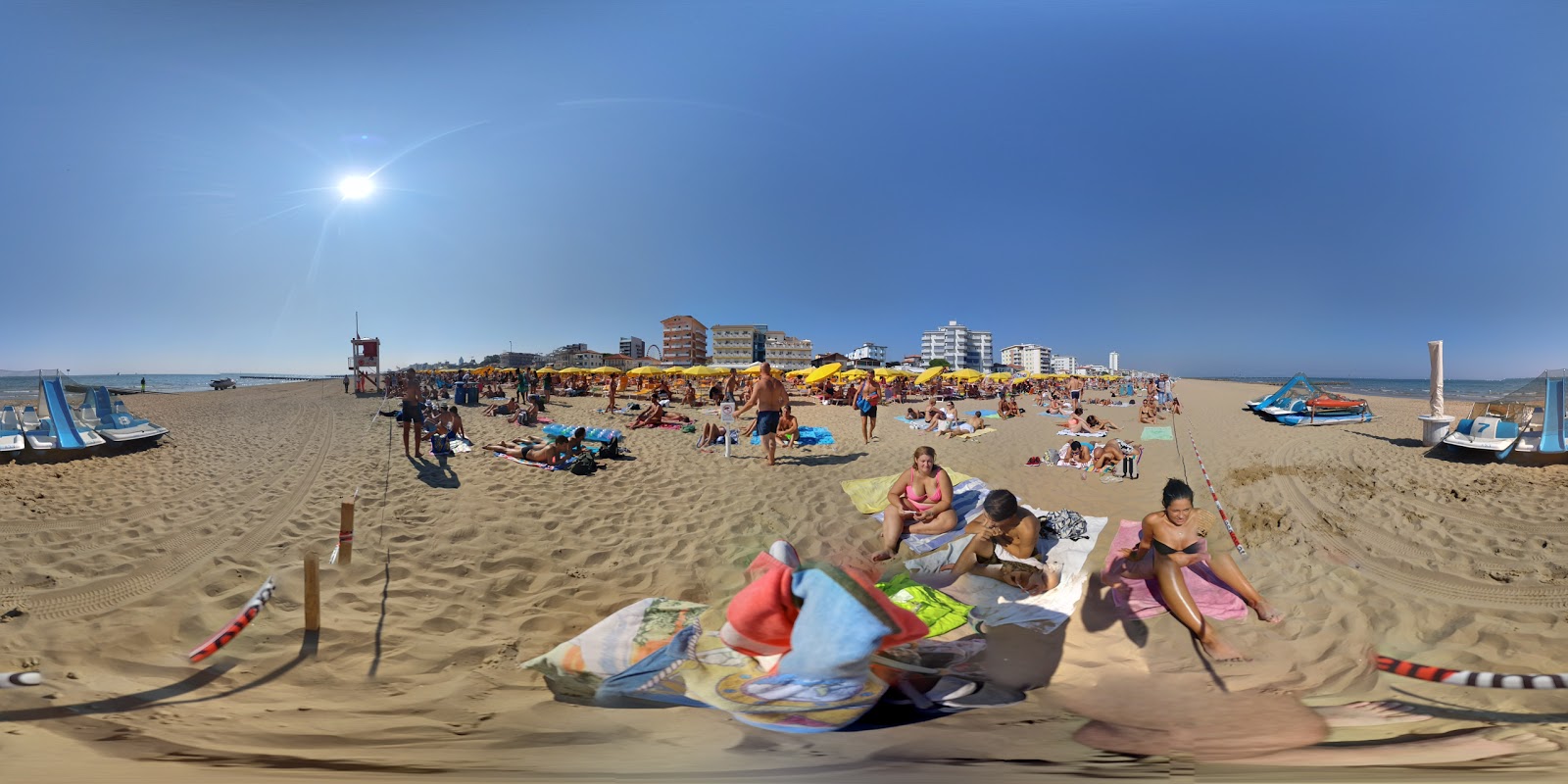 Spiaggia di Jesolo的照片 带有碧绿色纯水表面