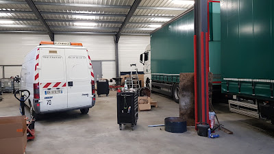 BREVI Concession Man Truck (Nouvelle) à Déols