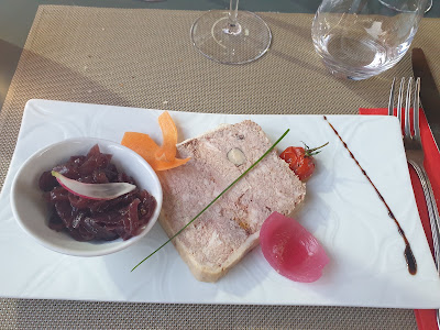 Aux Dix Vins à La Chapelle-de-Guinchay