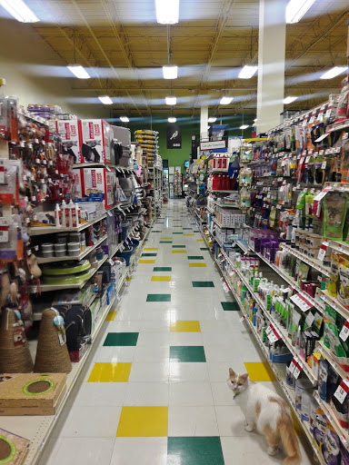 Pet Supply Store «Pet Supplies Plus», reviews and photos, 2057 S Telegraph Rd, Bloomfield Hills, MI 48302, USA