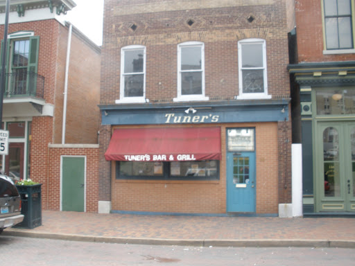 Bar «Tuners Bar & Grill», reviews and photos, 130 S Main St, St Charles, MO 63301, USA