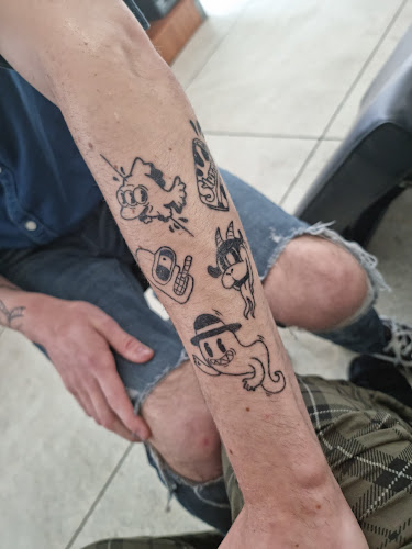 Reviews of May Queen Tattoo in Plymouth - Tatoo shop