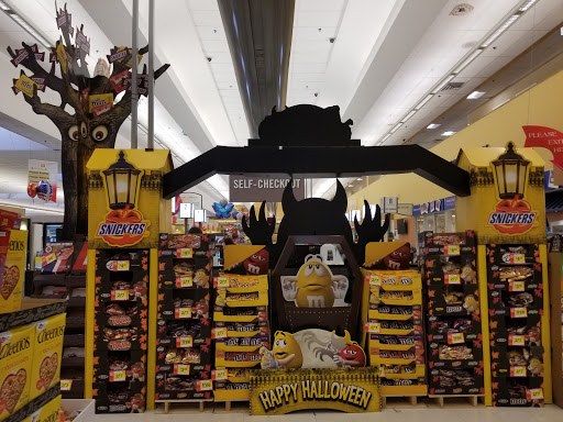 Shopping Mall «Concordia Shopping Center», reviews and photos, 1600 Perrineville Rd, Monroe Township, NJ 08831, USA