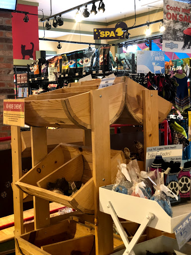 Pet Supply Store «Brookside Barkery & Bath», reviews and photos, 118 W 63rd St, Kansas City, MO 64113, USA