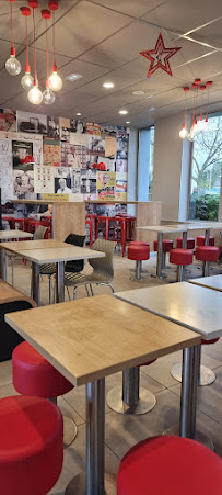 Atmosphère du Restaurant KFC Tours - n°11