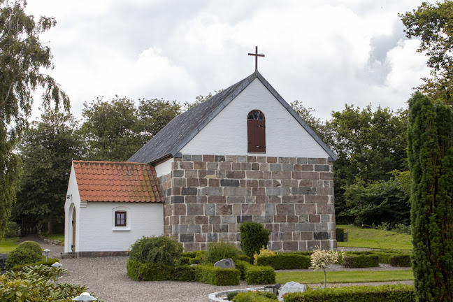 Kommentarer og anmeldelser af Øster Jølby kirke