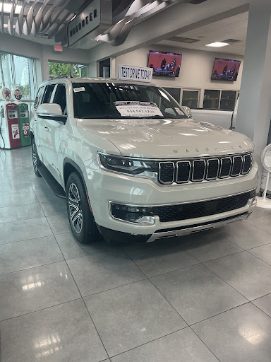 Car Dealer «Joey Accardi Chrysler, Dodge, Jeep, Ram», reviews and photos, 909 S Federal Hwy, Pompano Beach, FL 33062, USA