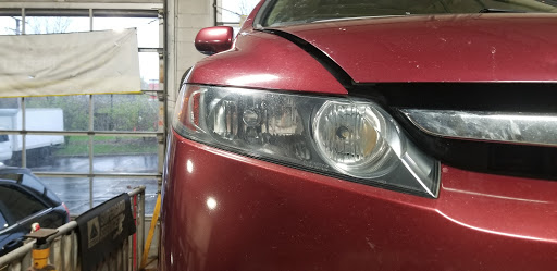 Auto Repair Shop «Meineke Car Care Center», reviews and photos, 1301 N Lake St, Aurora, IL 60506, USA