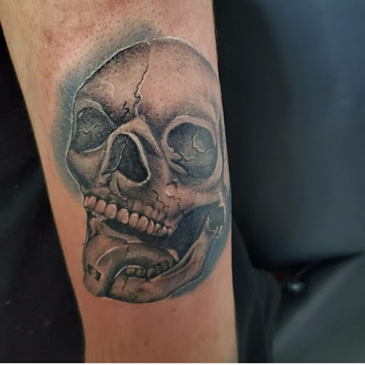 Explore rocky mountain tattoo ideas, creative tattoo ideas in Miami, available at Tatt Em Up Tattoos & Piercings