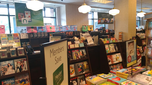 Book Store «Barnes & Noble Booksellers Crabtree Mall», reviews and photos, 4325 Glenwood Ave, Raleigh, NC 27612, USA