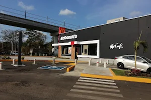 Mc Donalds | Nuevo Tocumen image