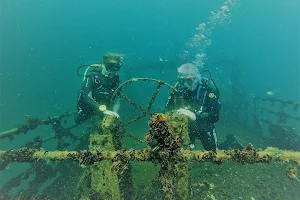 Sub Diving image