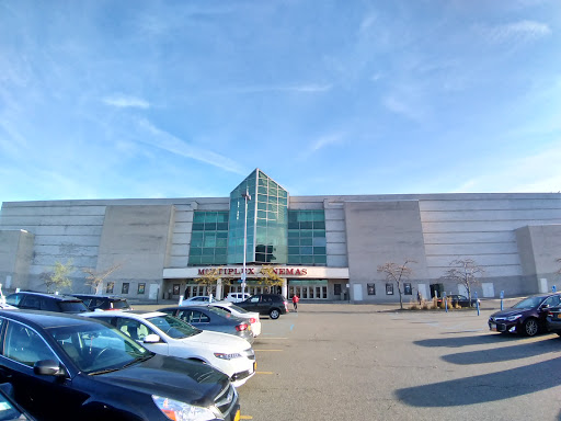 Movie Theater «College Point Multiplex Cinemas», reviews and photos, 2855 Ulmer St, Flushing, NY 11354, USA