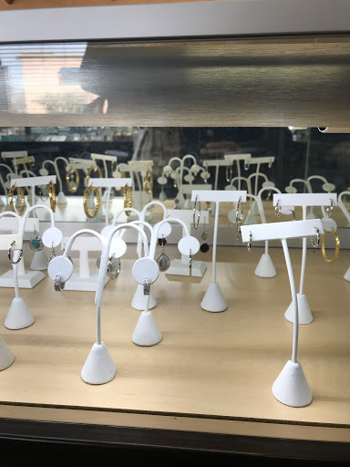 Jewelry Store «La Quinta: Jewel Master Jewelers», reviews and photos, 79-795 CA-111 #101, La Quinta, CA 92253, USA
