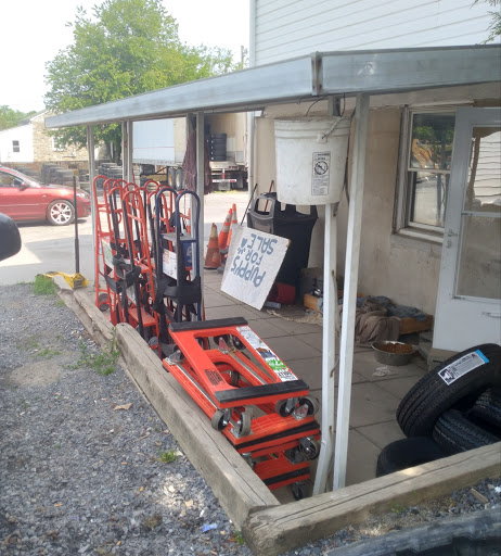 Auto Repair Shop «Fast and Friendly Auto Repair and Towing Service LLC», reviews and photos, 726 Middleway Pike, Inwood, WV 25428, USA